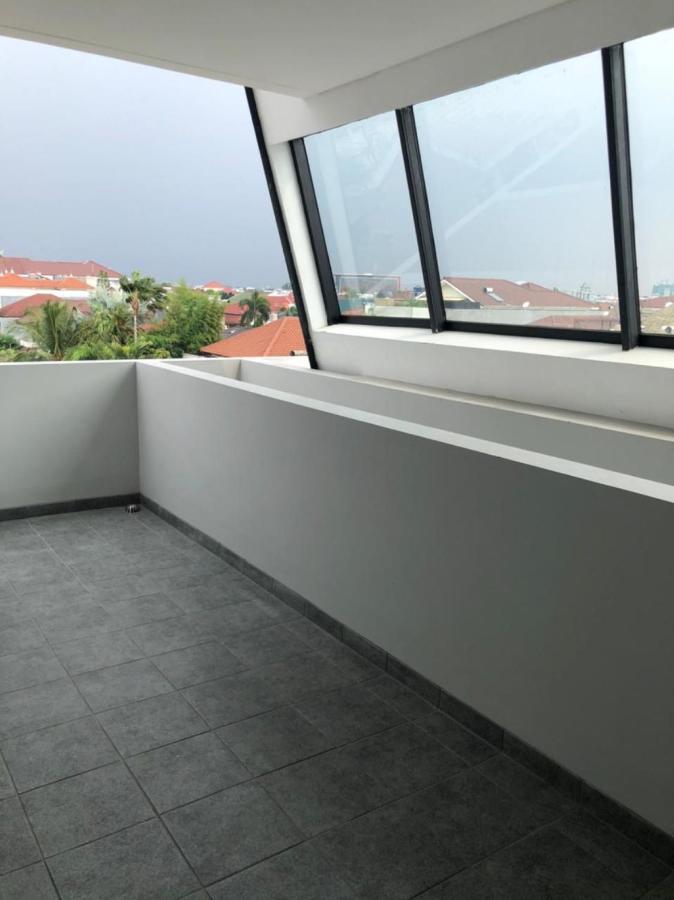 Cozy Puri Hotel Jakarta Buitenkant foto